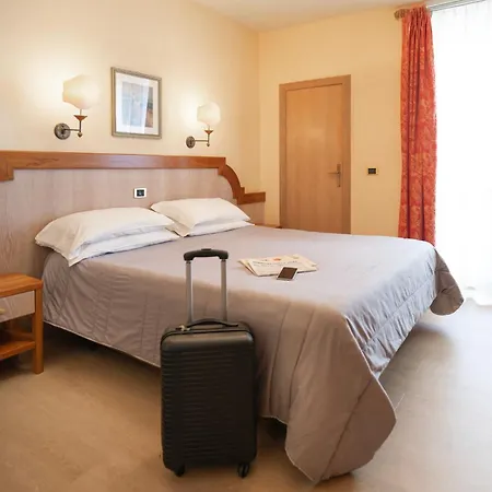 Promenade Hotel