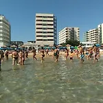 Promenade Hotel