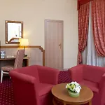 Promenade Hotel 4*
