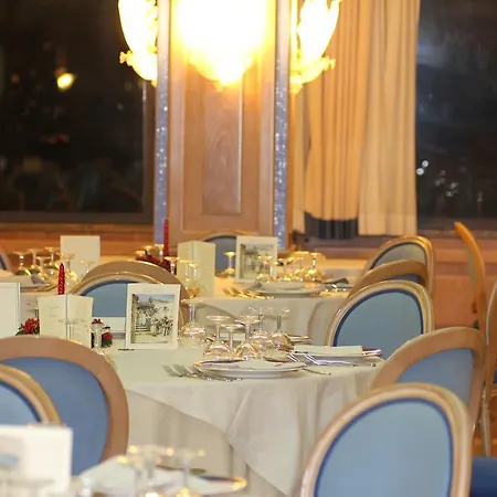 Promenade Hotel